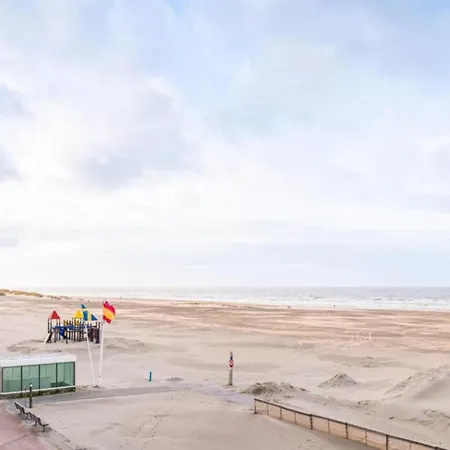 On Belgian Coast With Sea View, Cleaning Included Appartement Oostduinkerke